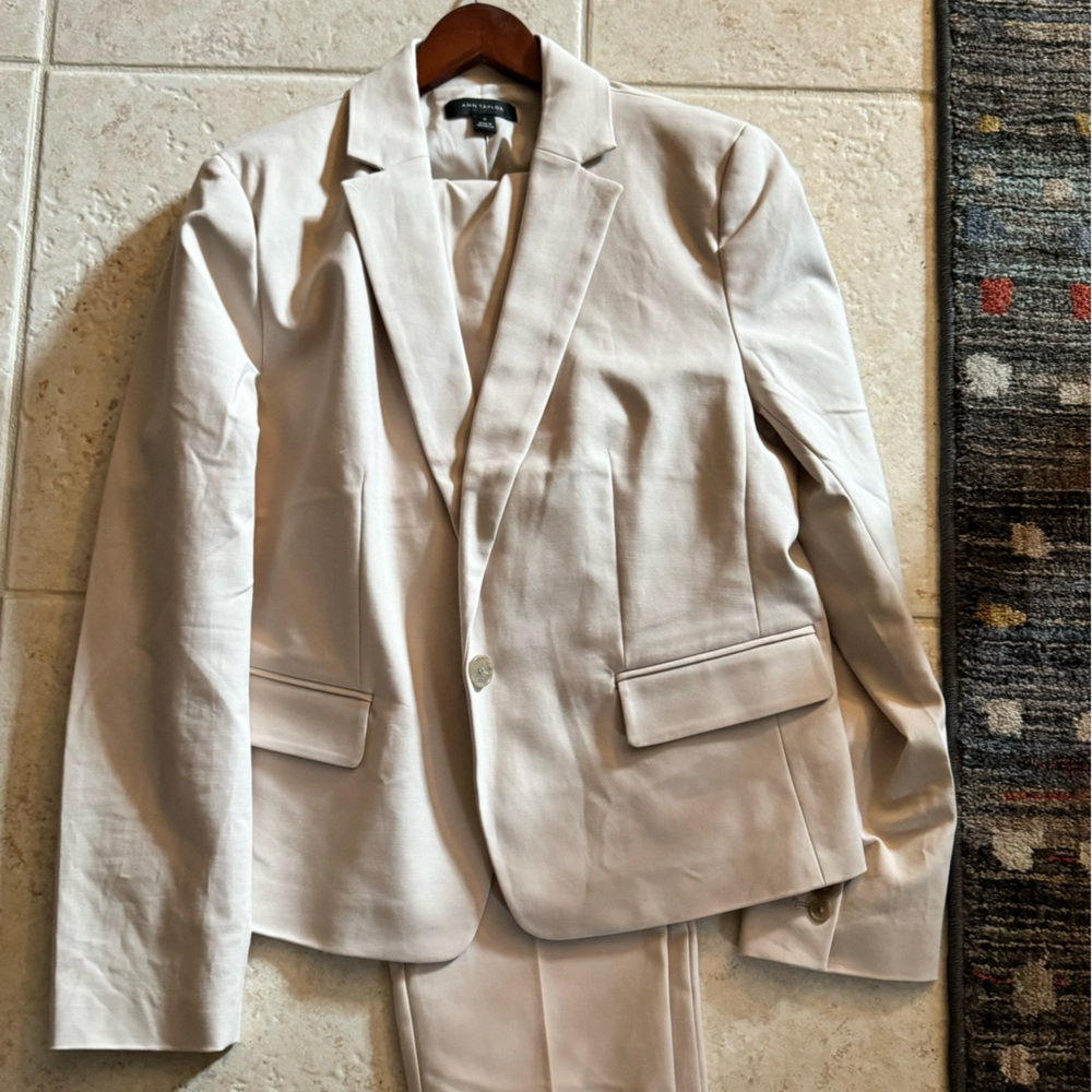 Ann Taylor cream suit size 12